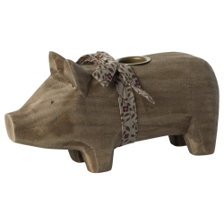 Julegris i tr - natur