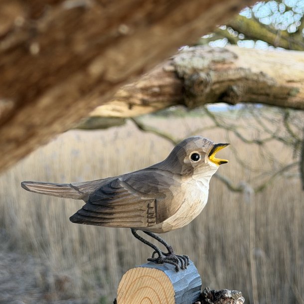 Nattergal - h�ndsk�ret tr�figur